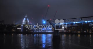 Millennium Bridge Over River Thames With St　細川康孝