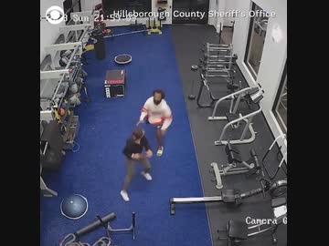 ホモと見るジムで襲おうとした女に力負けする黒人男性