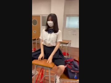 ホモと見る学校の机で騎乗するもの