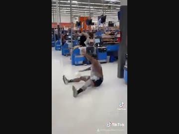 ホモと見るショッピングセンターでホワイトウォッシュする黒人