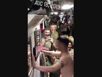 ホモと見るとんでもない遊びで大盛りあがりする米軍兵士