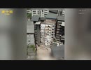 10階建てのビルが突然倒壊