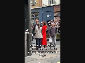 ホモと見るウィリアム皇太子の前を通り過ぎる一般通過爺