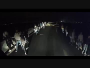 ホモと見る車に乗ろうとしてくる移民たち