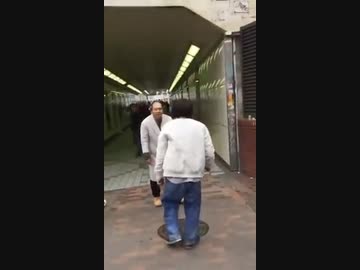 ホモと見る暴れるオッサンを制圧する博士