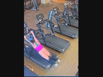 女vsランニングマシン