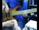 「Lost my music」のベースを人々の邪魔の中で 弾いてみた