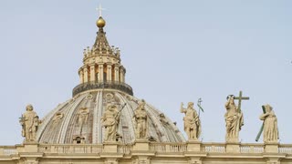 角尾直美　Apostles On St Peters Basilica Facade