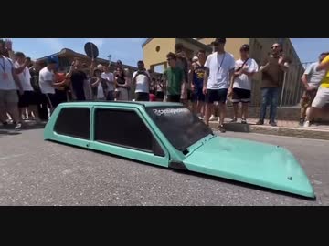 ホモと見る車高が低すぎる車