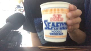 シーフードヌードルを初めて食べてみた。