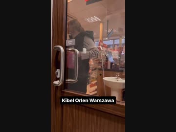 ホモと見る店内の様子を見ながら糞を出せるトイレ