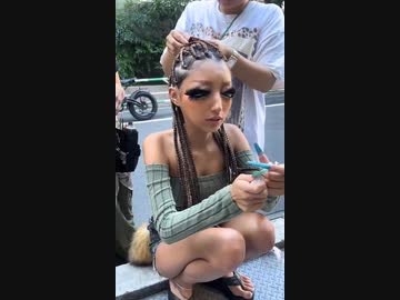 ホモと見るつけまつ毛が限界突破した令和の黒ギャル