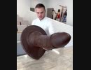 ホモと見るチョコレートで何かを作る男