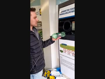 ホモと見るゴミにひもを付けて回収機で無限稼ぎする男