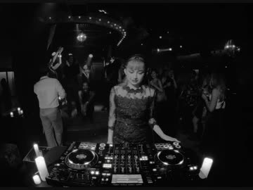 Jazzy House Mix at a Cocktail Lounge