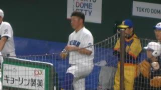 松坂大輔 ベンチ先頭で応援中【2023年11月21日 イチローKOBE CHIBEN 対 高校野球女子選抜】