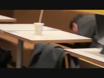 ホモと見るJKが座ってたところの匂いを嗅ぎまくるオッサン