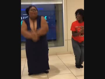 クソデブ女vs巨大モニター