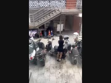 ホモと見る女vsバイク