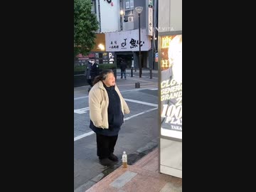 ホモと見るホストの看板と会話するトー横の魔神