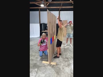 ホモと見る⅓の確率でタマを殴られるゲーム