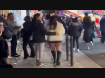 ホモと見るお祭りで彼女にとんでもない格好をさせる彼氏