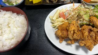 唐揚げ定食　ご飯おかわり2杯　無料