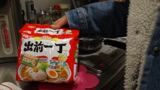 日清食品 出前一丁