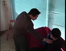 金泰均に踏まれ断末魔を上げるネズミ