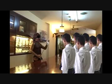 拓也のバーに押し寄せる増殖したおじさん