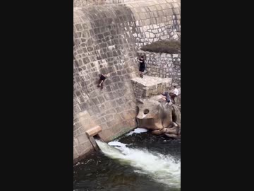 ホモと壁走りをするスペイン人