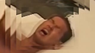 クゥーン…