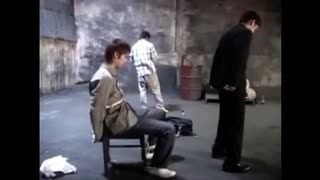 知り合いか？…知り合いかって聞いてんだろッ!!!(迫真)