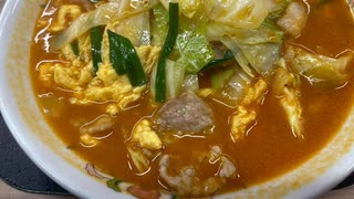 豚辛ラーメン　具材多め