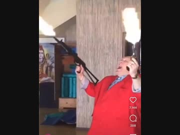 ホモと見る銃を撃ちまくるボスキャラみたいなハゲ