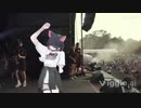 会場を沸かせるカズサ