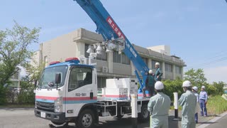 梅雨入り前に災害対策機器の操作訓練　夜間の災害復旧に活用する照明車や災害本部車を確認