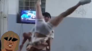 ホモと見る女の股間が臭すぎて悶絶する男