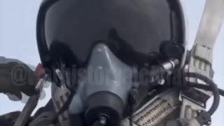 ロシア軍のパイロットが緊急脱出!!