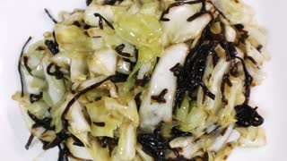 キャベツの塩昆布漬け（お弁当のスキマを埋めるもう一品）