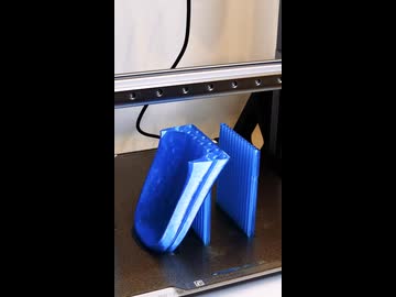 ホモと見る3Dプリンターで作るスリッパ
