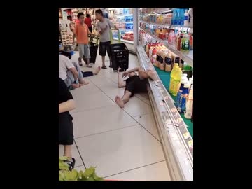 ホモと見る暑い日の中国のスーパー