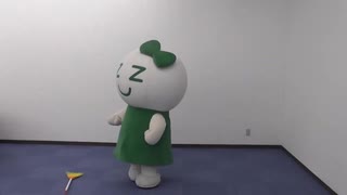 【ザグザグ】ザグちゃん ほうきーライドでバランスとってみた