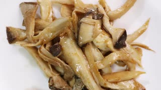 キノコの和風ソテー（お弁当のスキマを埋めるもう一品）