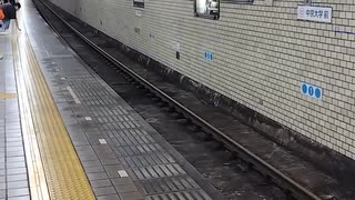 八事駅2番ホーム　犬山行き