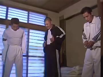 ローション床で撮影に挑む空手部