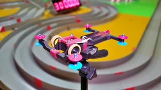 新生ステアリングフェンスカーは手巻きモーターで初完走をする