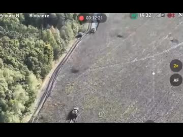 ホモと見る戦車の至近弾を受けるロシア軍