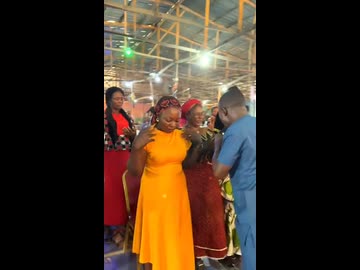 ホモと見る秘孔を突く黒人牧師