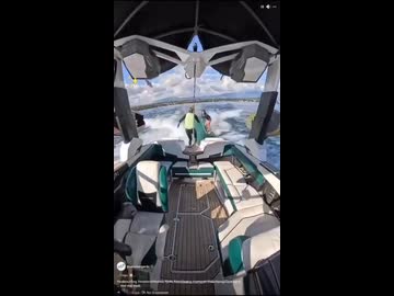 ホモと見る乗員が全員消えた船